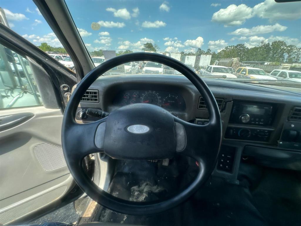 2004 FORD F750