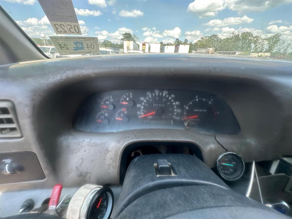 2004 FORD F750