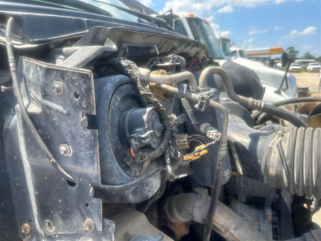 2004 FORD F750
