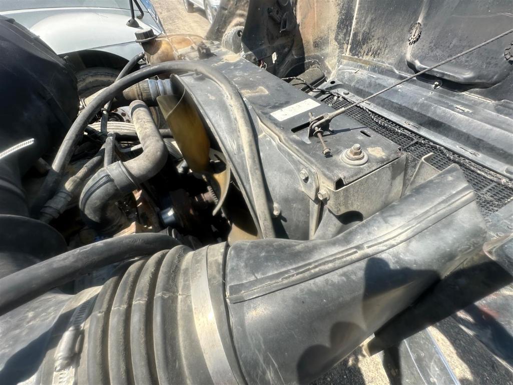 2004 FORD F750