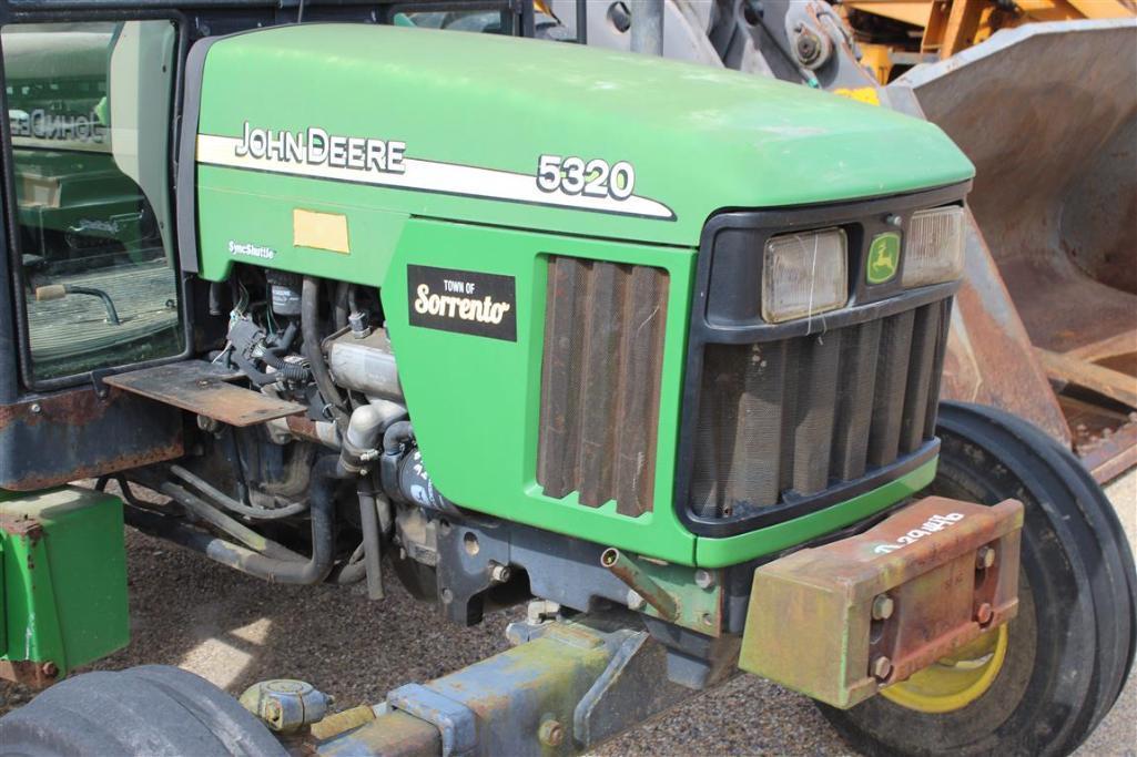JOHN DEERE 5320 TRACTOR