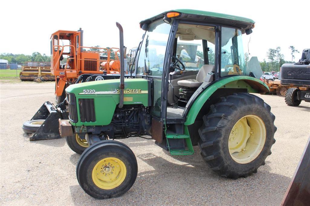 JOHN DEERE 5320 TRACTOR