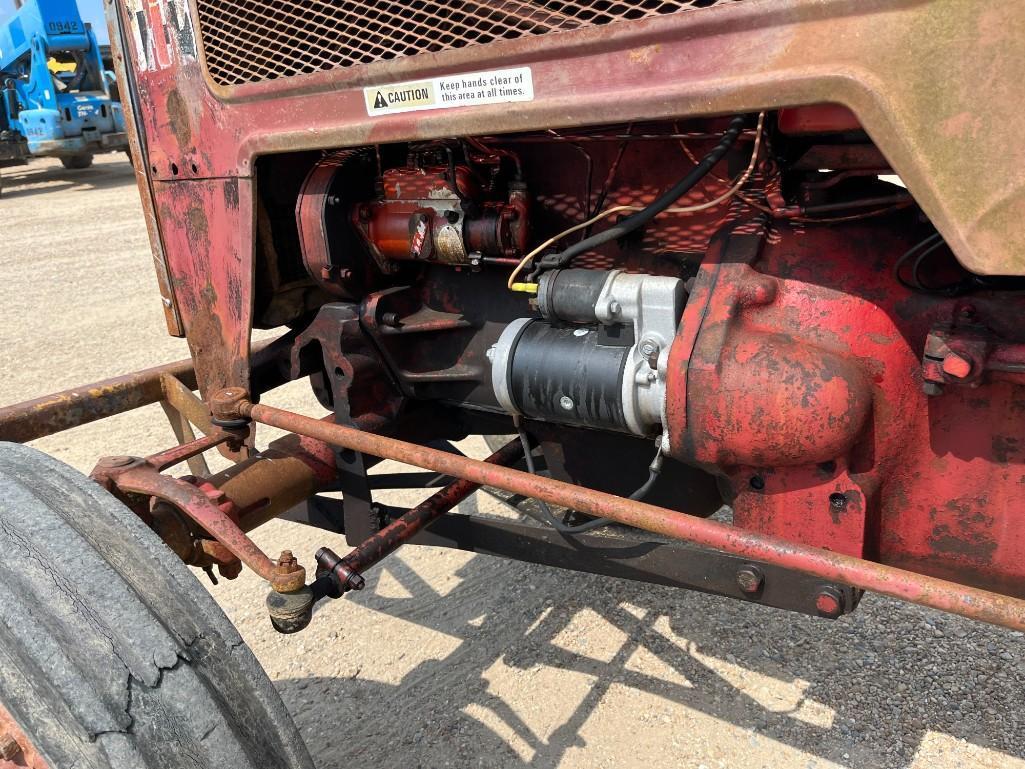 INTERNATIONAL B275 TRACTOR