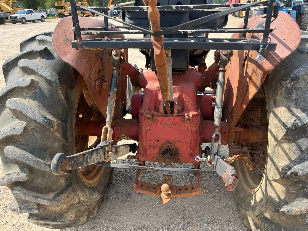 INTERNATIONAL B275 TRACTOR