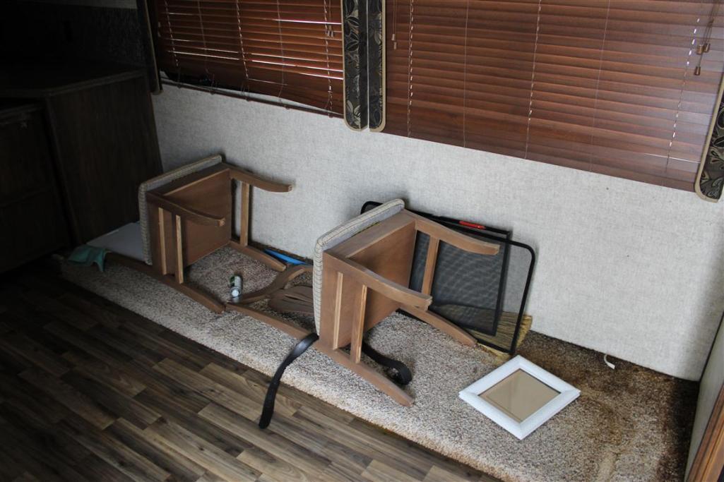 2015 KEYSTONE AVALANCHE 36FT TRAVEL TRAILER