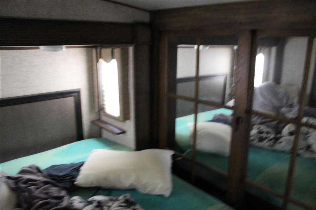 2015 KEYSTONE AVALANCHE 36FT TRAVEL TRAILER