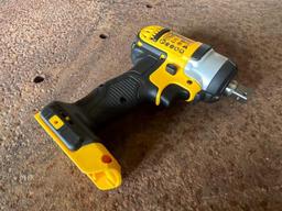 DEWALT 12V DRILL