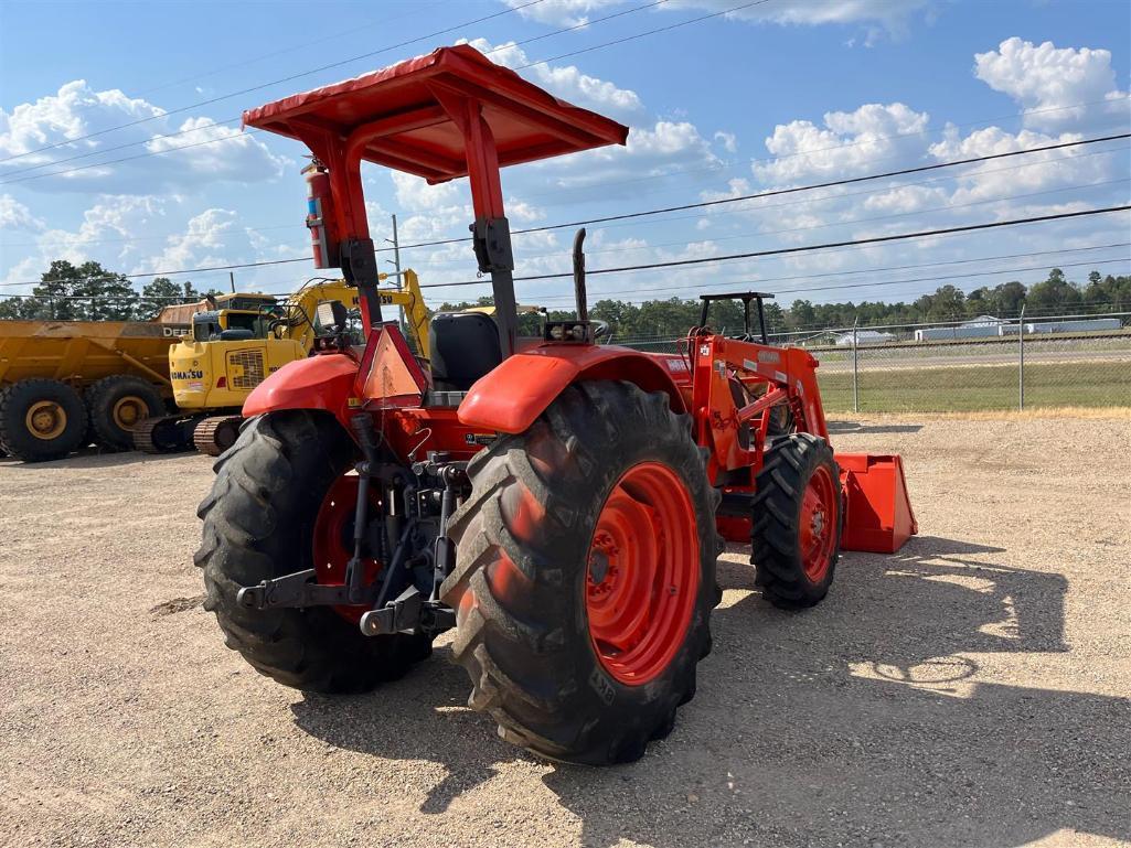 KUBOTA M7040 TRACTOR