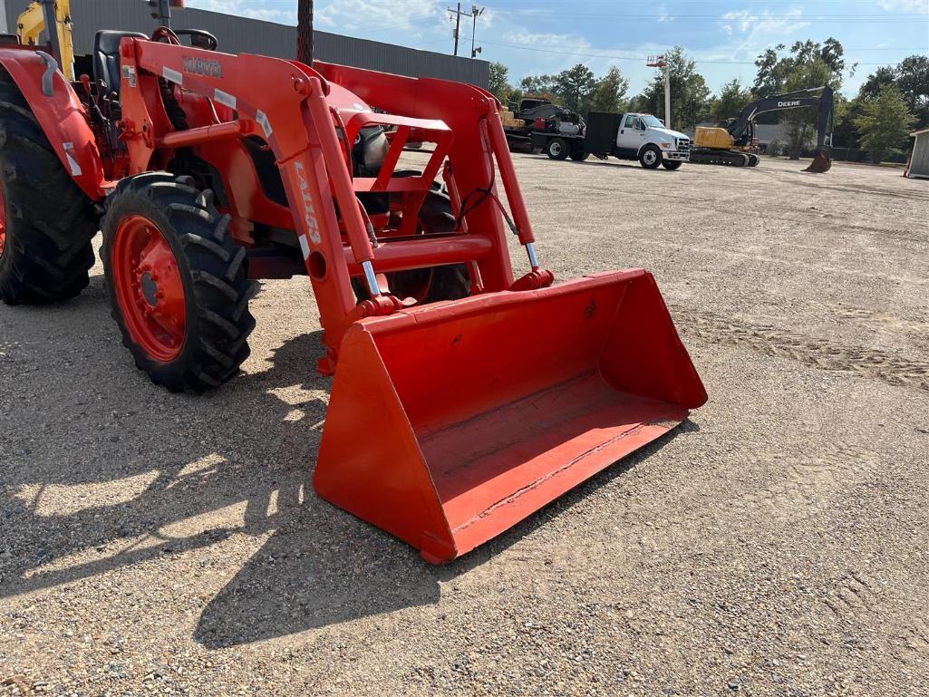 KUBOTA M7040 TRACTOR