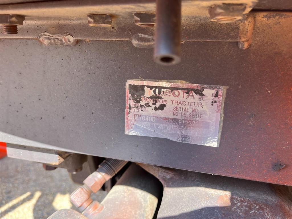 KUBOTA M7040 TRACTOR