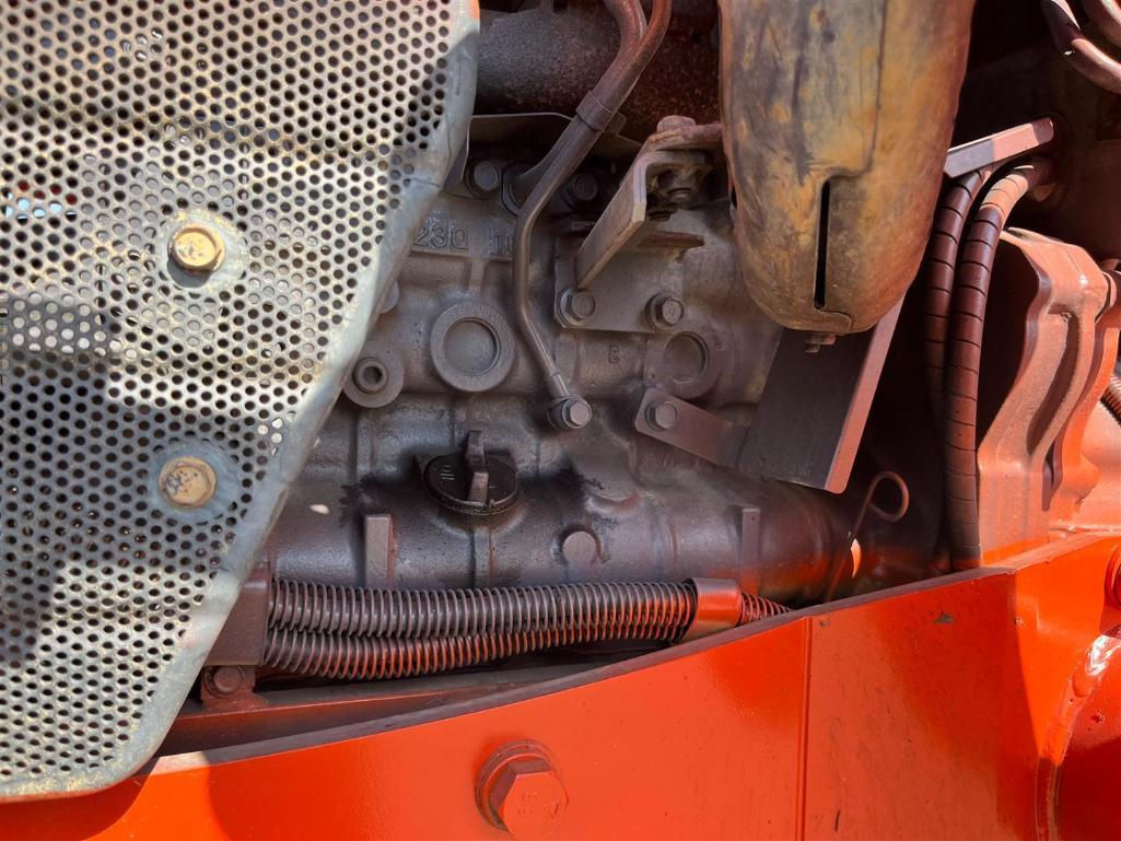 KUBOTA M7040 TRACTOR