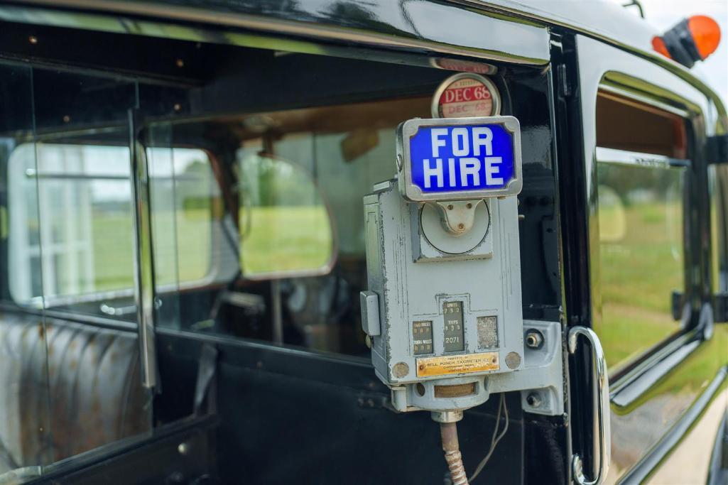 1957 AUSTIN FX3 TAXI