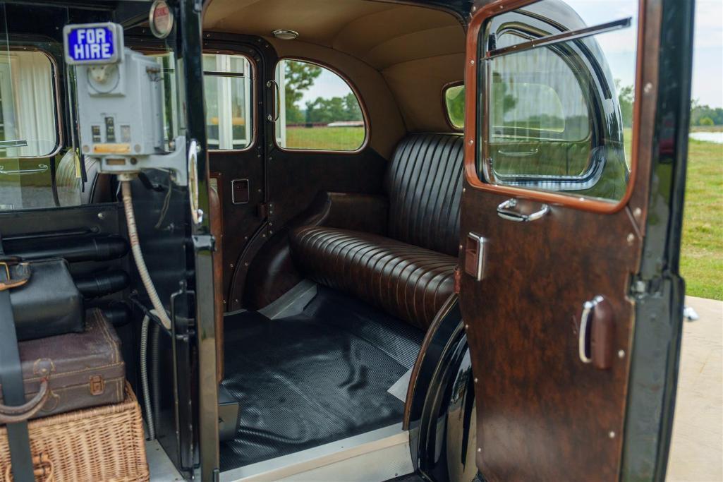 1957 AUSTIN FX3 TAXI