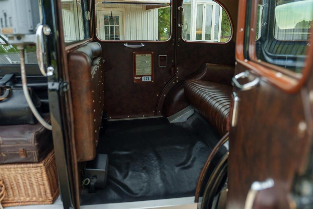 1957 AUSTIN FX3 TAXI