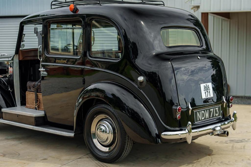 1957 AUSTIN FX3 TAXI