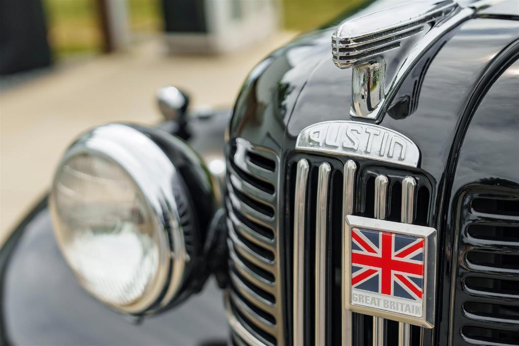 1957 AUSTIN FX3 TAXI