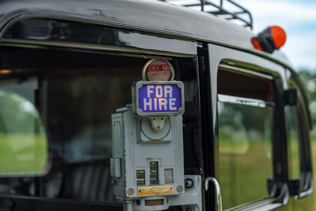 1957 AUSTIN FX3 TAXI