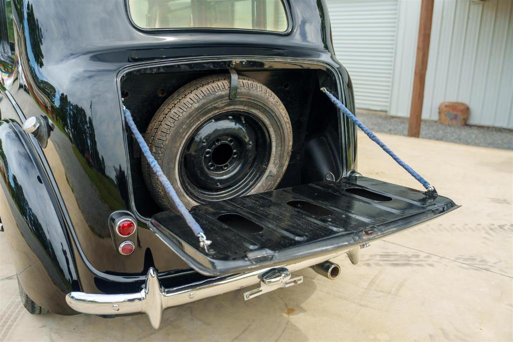 1957 AUSTIN FX3 TAXI