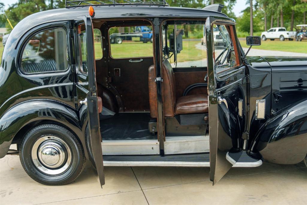 1957 AUSTIN FX3 TAXI