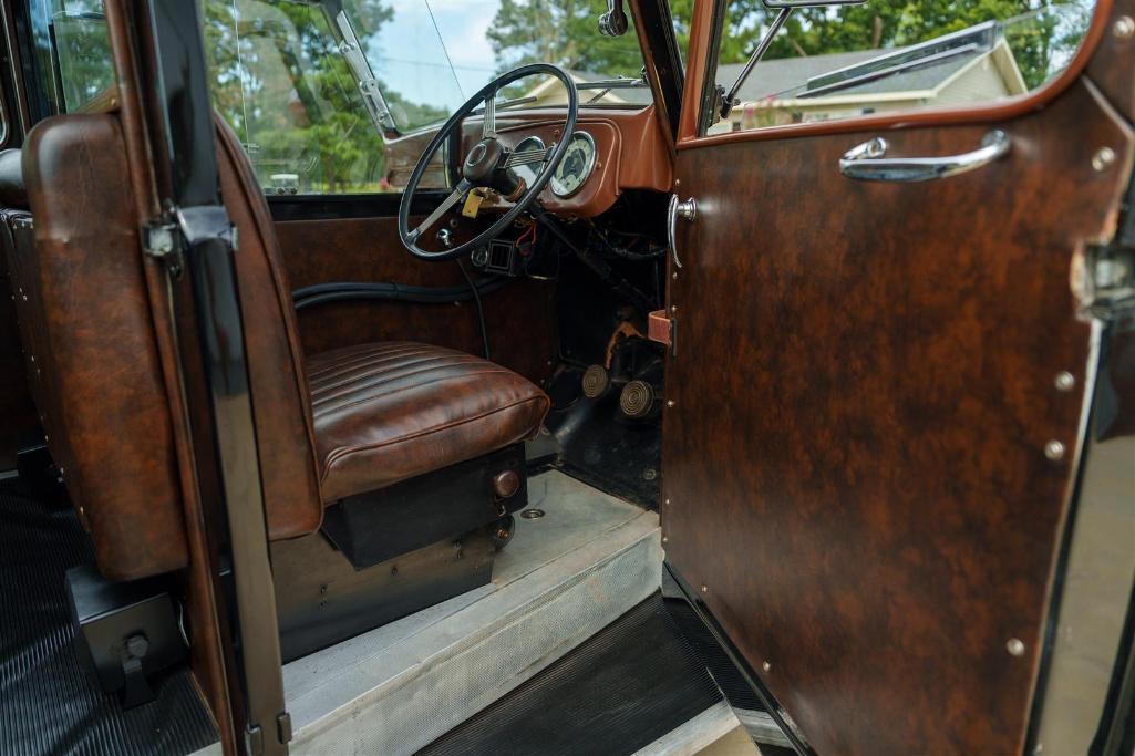 1957 AUSTIN FX3 TAXI