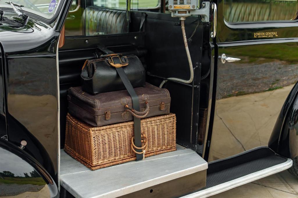 1957 AUSTIN FX3 TAXI