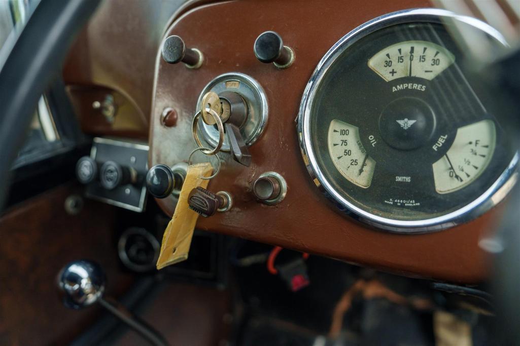 1957 AUSTIN FX3 TAXI