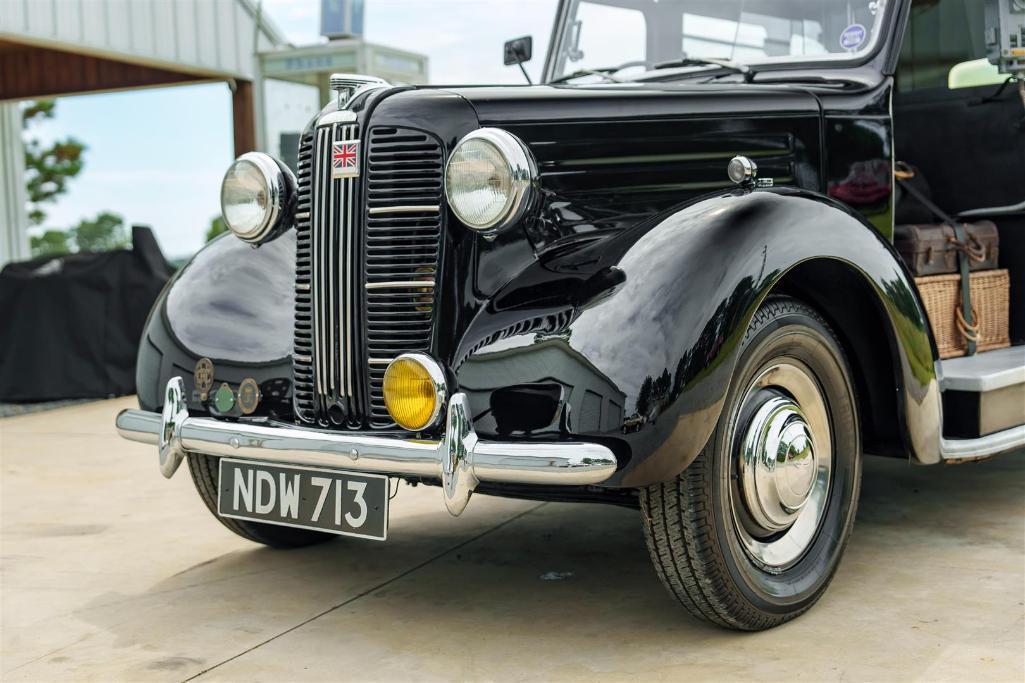 1957 AUSTIN FX3 TAXI