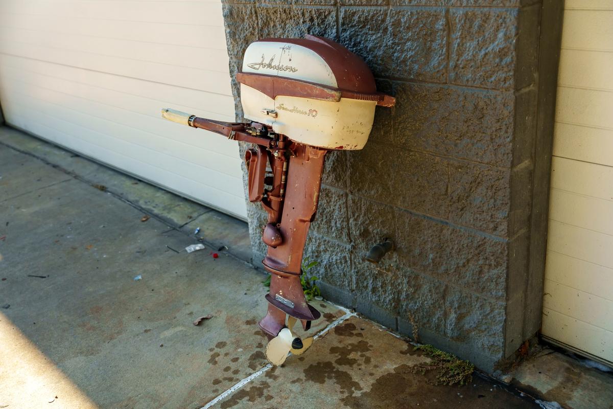 JOHNSON SEAHORSE OUTBOARD MOTOR  | Offered at No Reserve