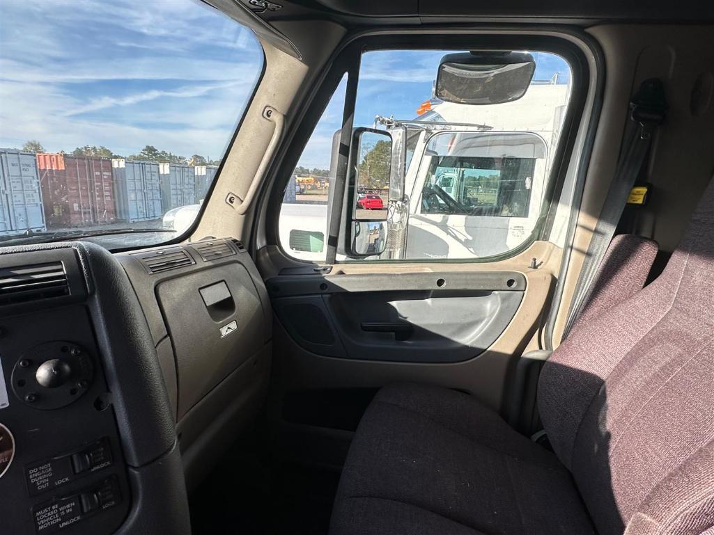 2016 FREIGHTLINER CASCADIA EVOLUTION