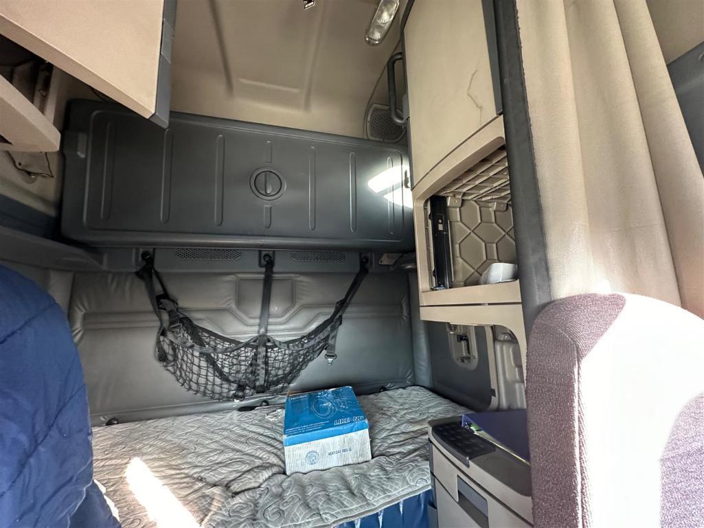 2016 FREIGHTLINER CASCADIA EVOLUTION