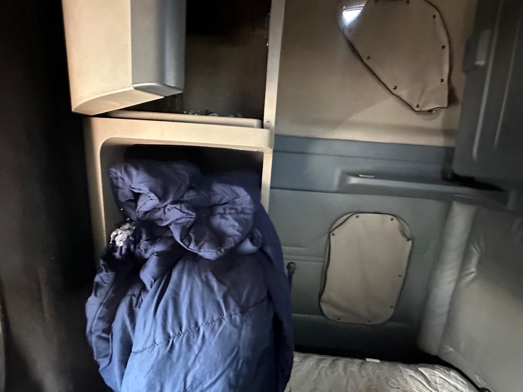 2016 FREIGHTLINER CASCADIA EVOLUTION