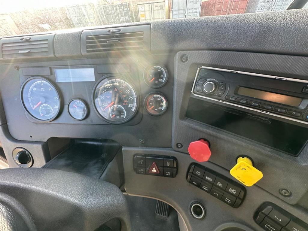 2016 FREIGHTLINER CASCADIA EVOLUTION