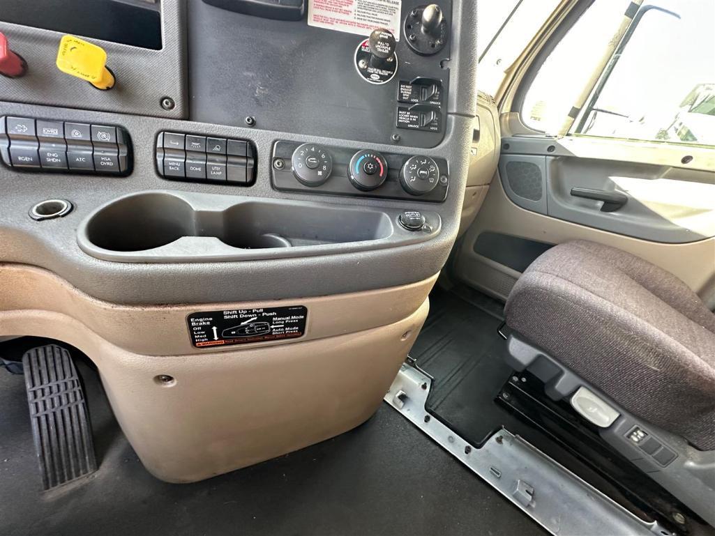 2016 FREIGHTLINER CASCADIA EVOLUTION