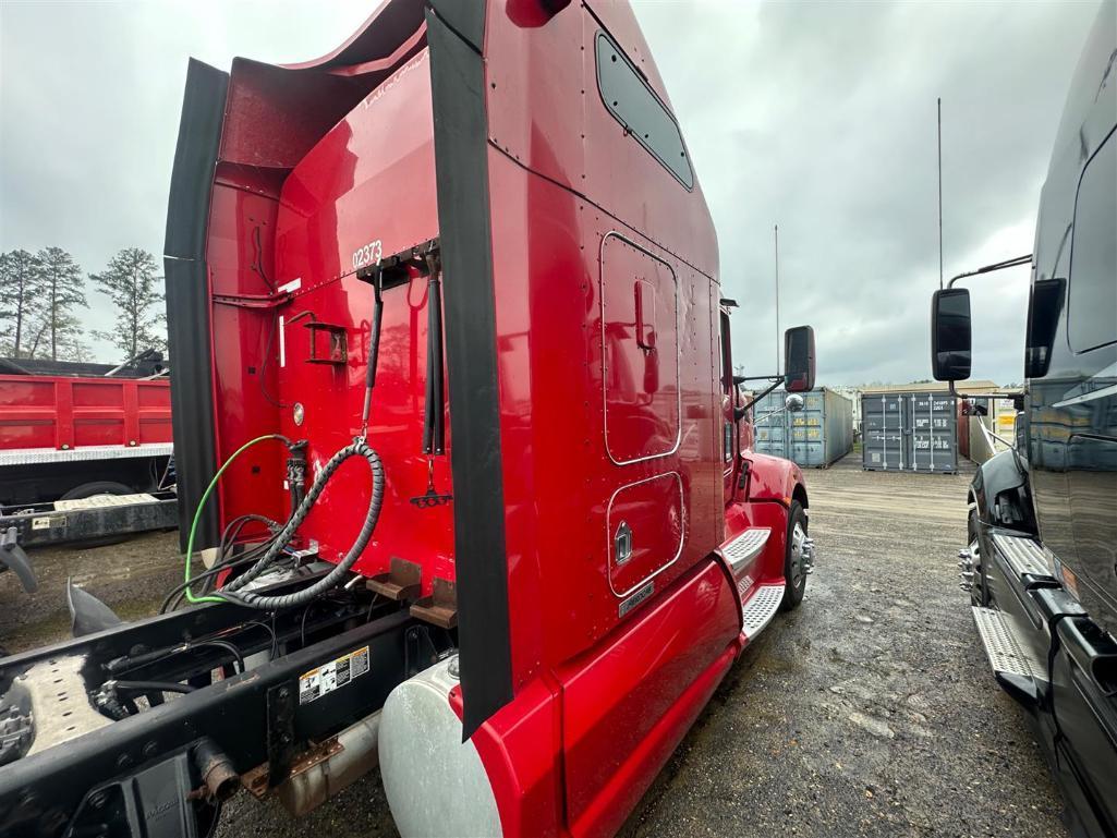 2010 KENWORTH T660