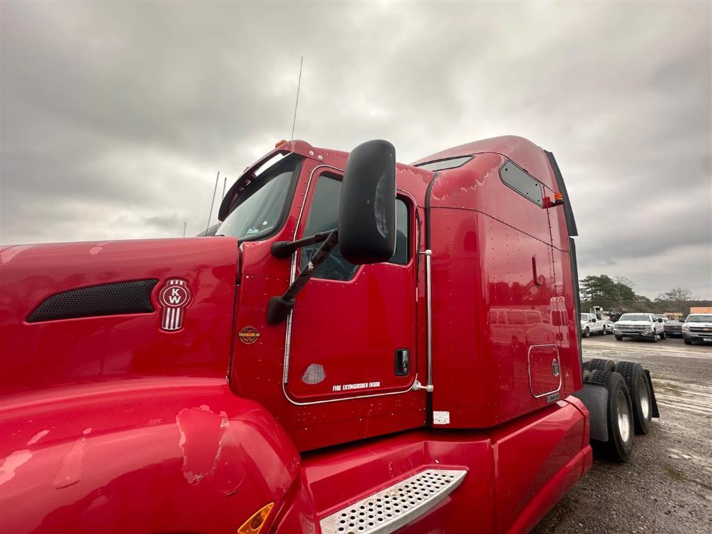 2010 KENWORTH T660
