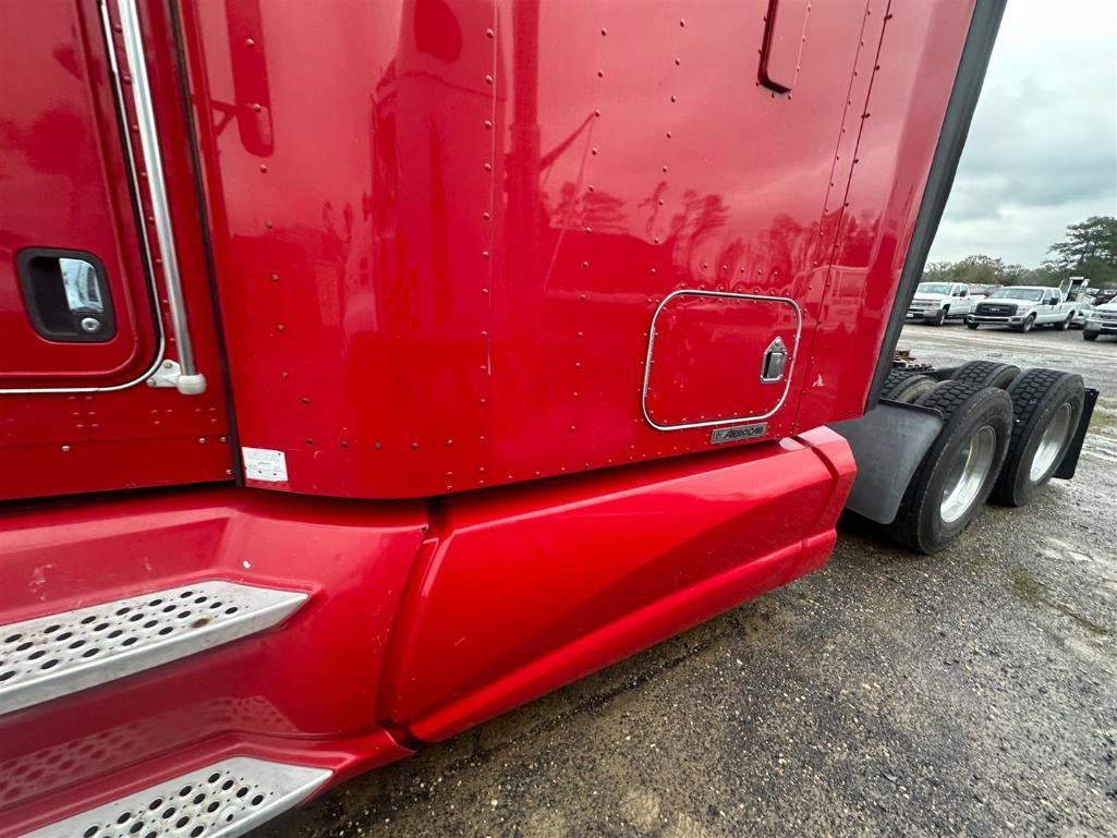 2010 KENWORTH T660