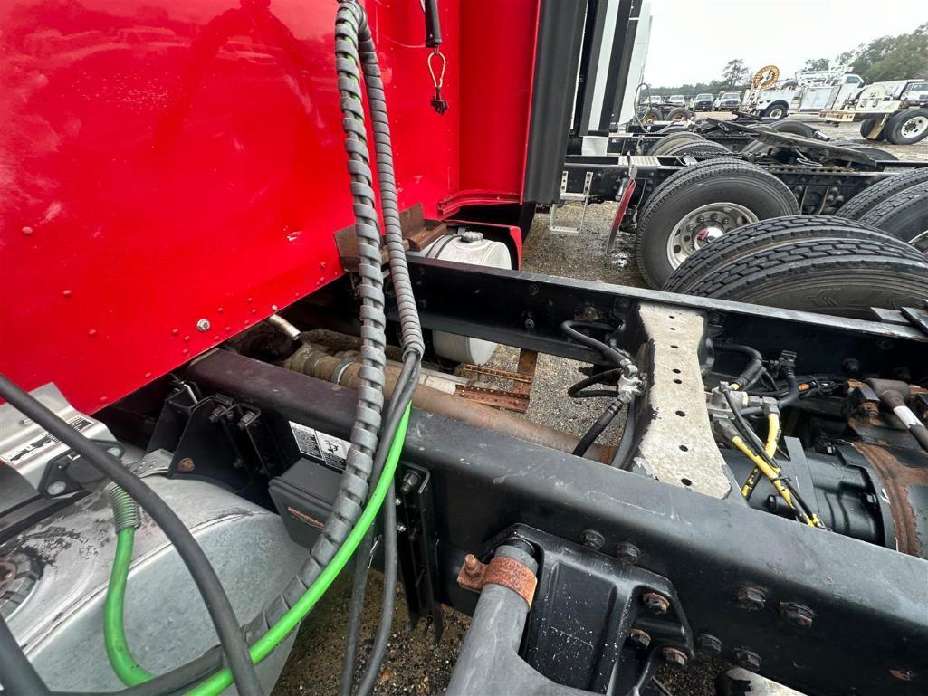 2010 KENWORTH T660