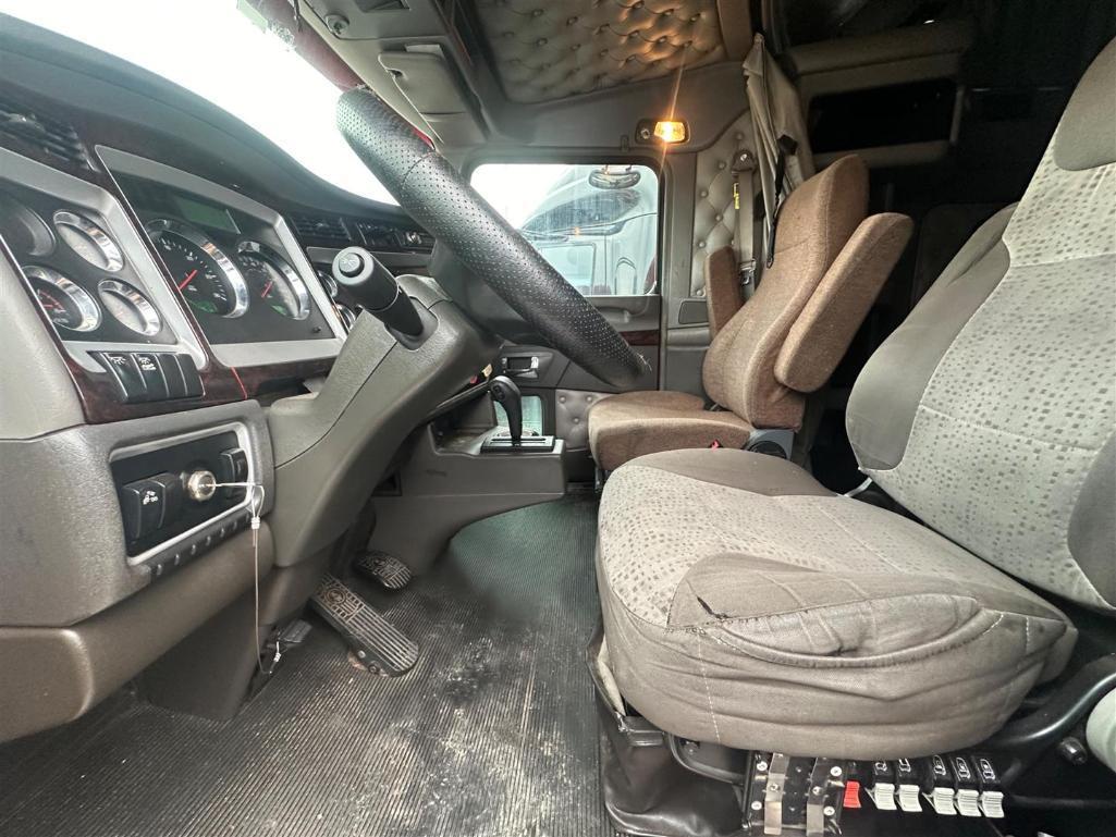 2010 KENWORTH T660