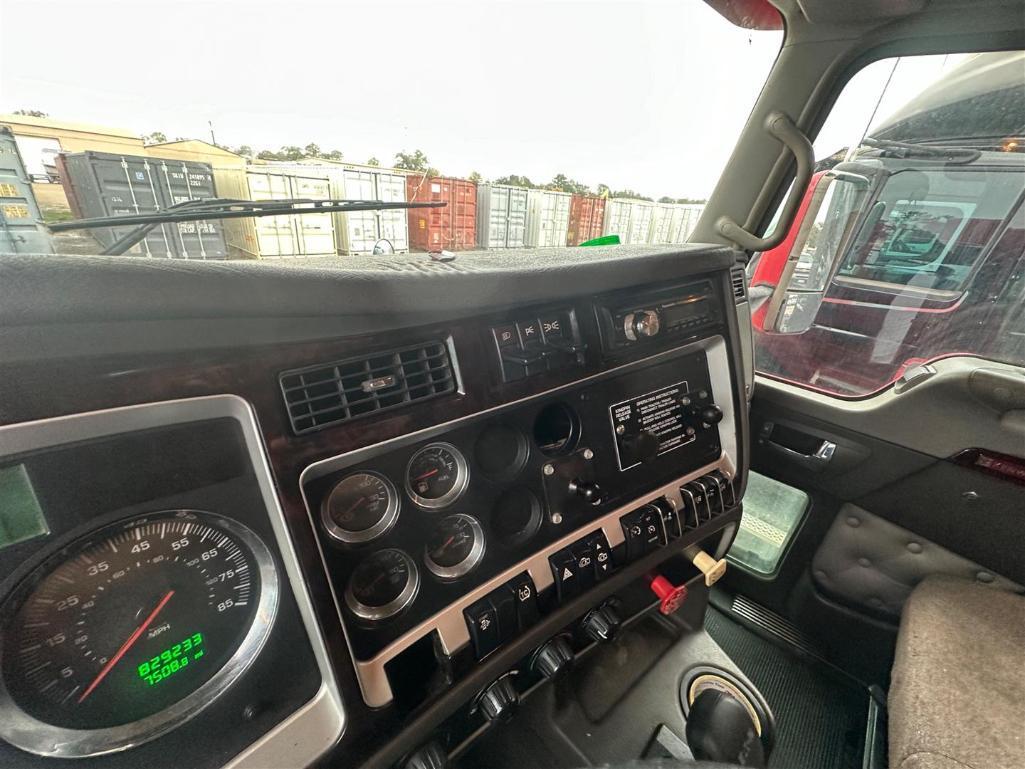 2010 KENWORTH T660