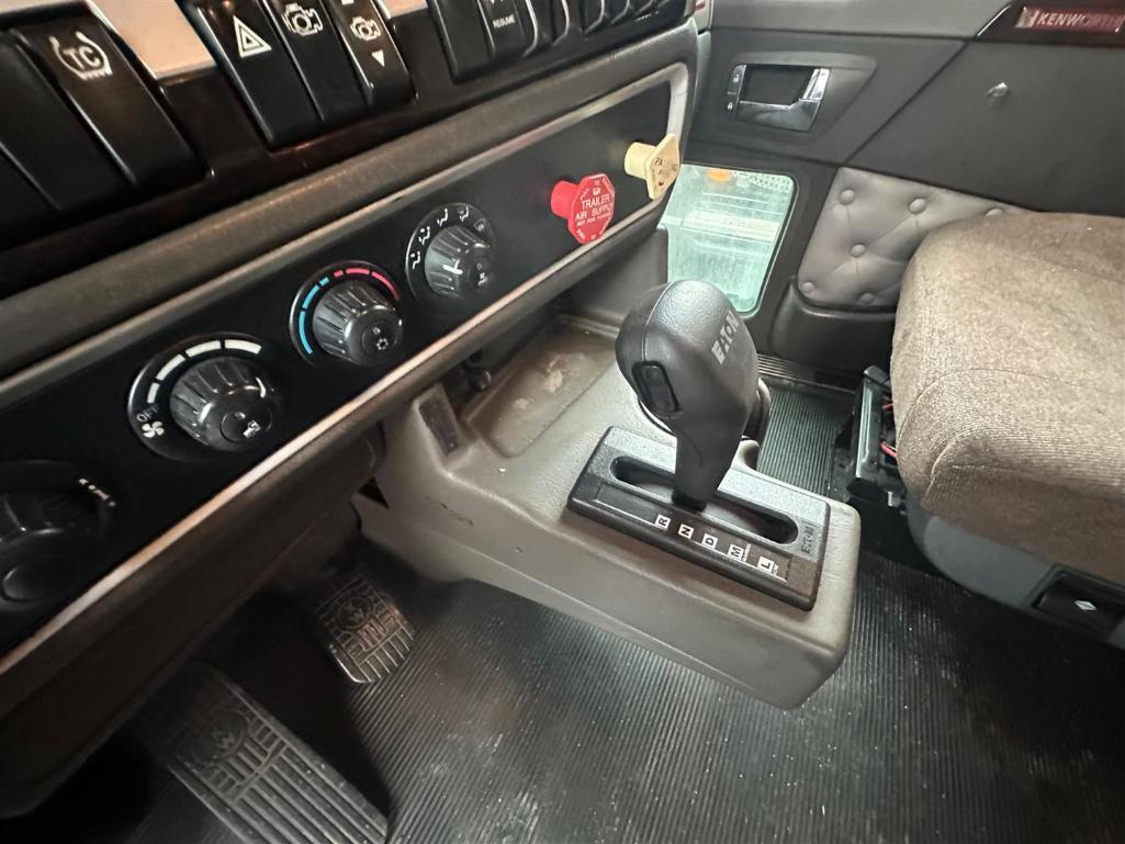 2010 KENWORTH T660