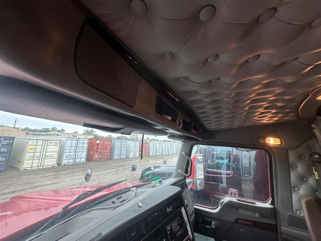 2010 KENWORTH T660