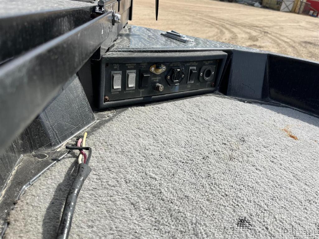 17FT FISHING BOAT WITH TRAILER | NO TITLE