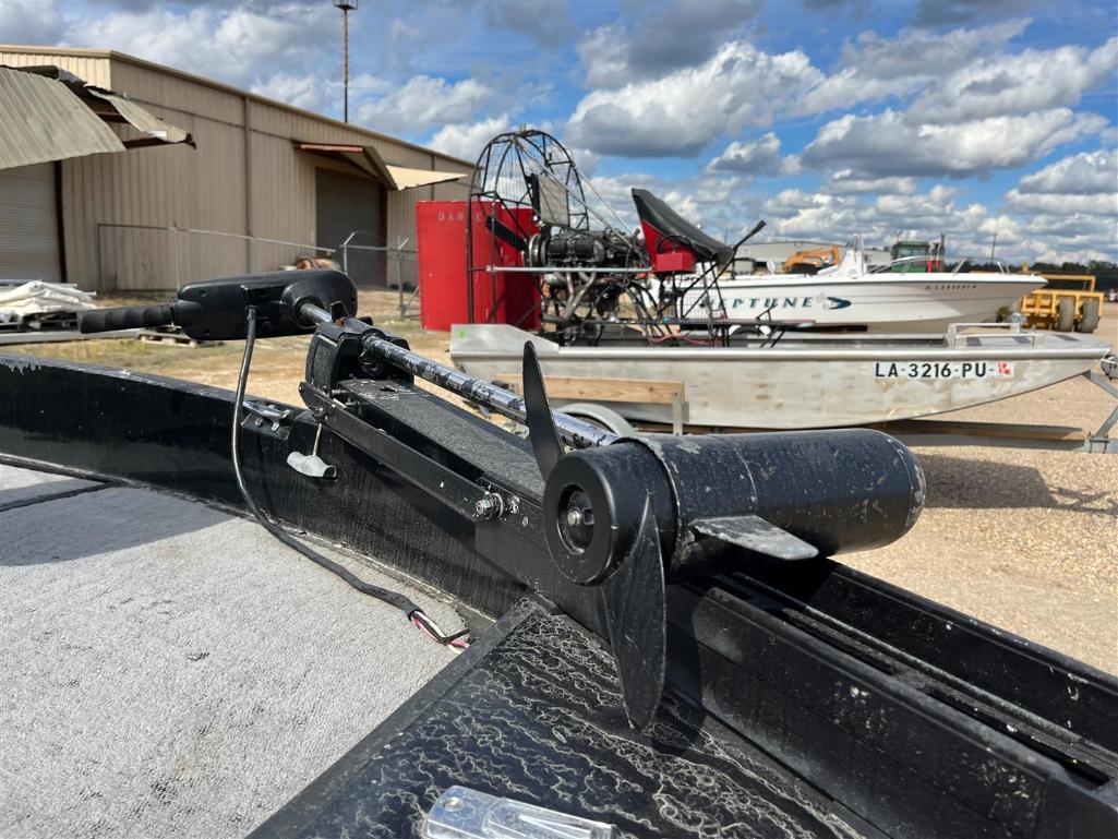 17FT FISHING BOAT WITH TRAILER | NO TITLE