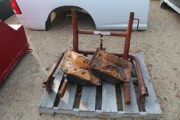 PALLET WITH ROLL AROUND STAND