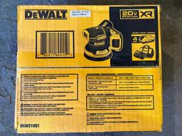 DEWALT XR 5 INCH VARIABLE SPEED RANDOM ORBIT SANDER KIT