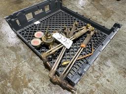 LOT OF WELDING TORCHES AND VALVES