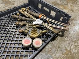 LOT OF WELDING TORCHES AND VALVES