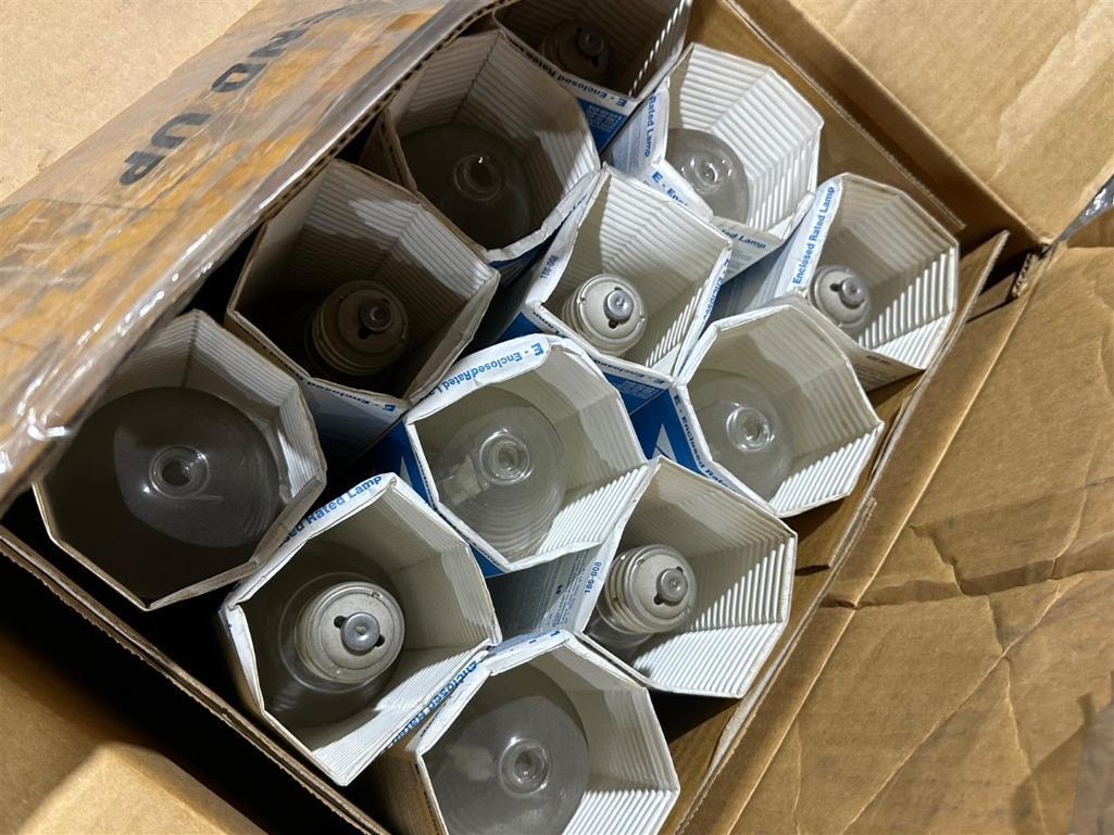 LOT PF ASSORTED LIGHT BULBS