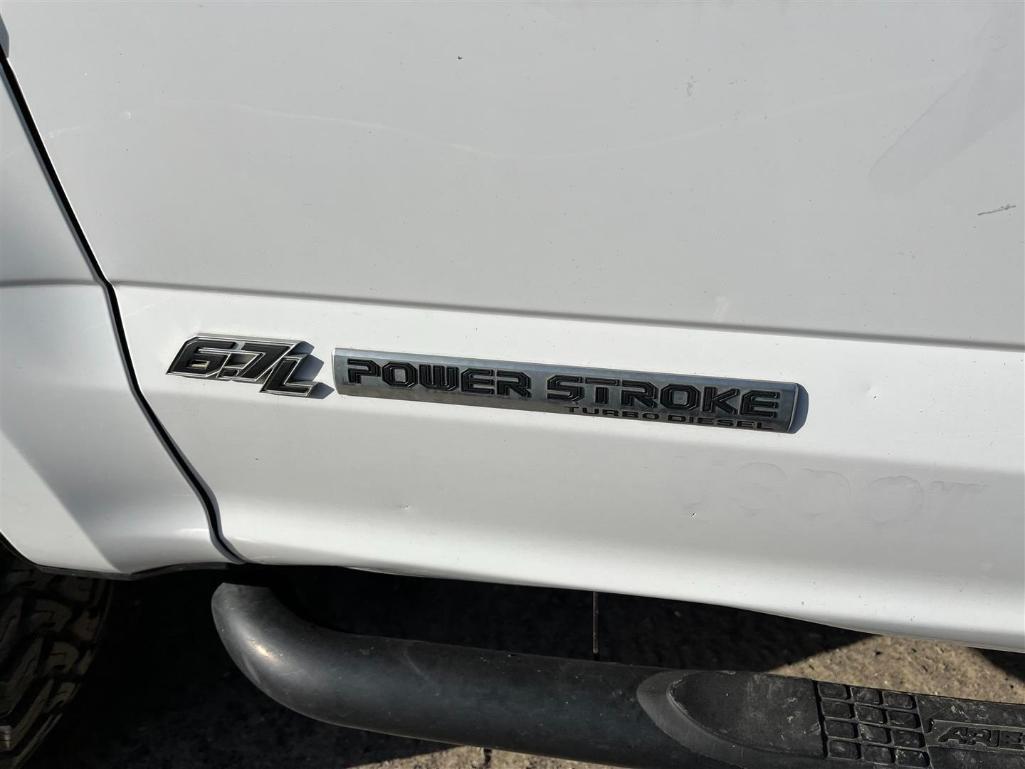 2017 FORD F350 CAB AND CHASSIS PICKUP