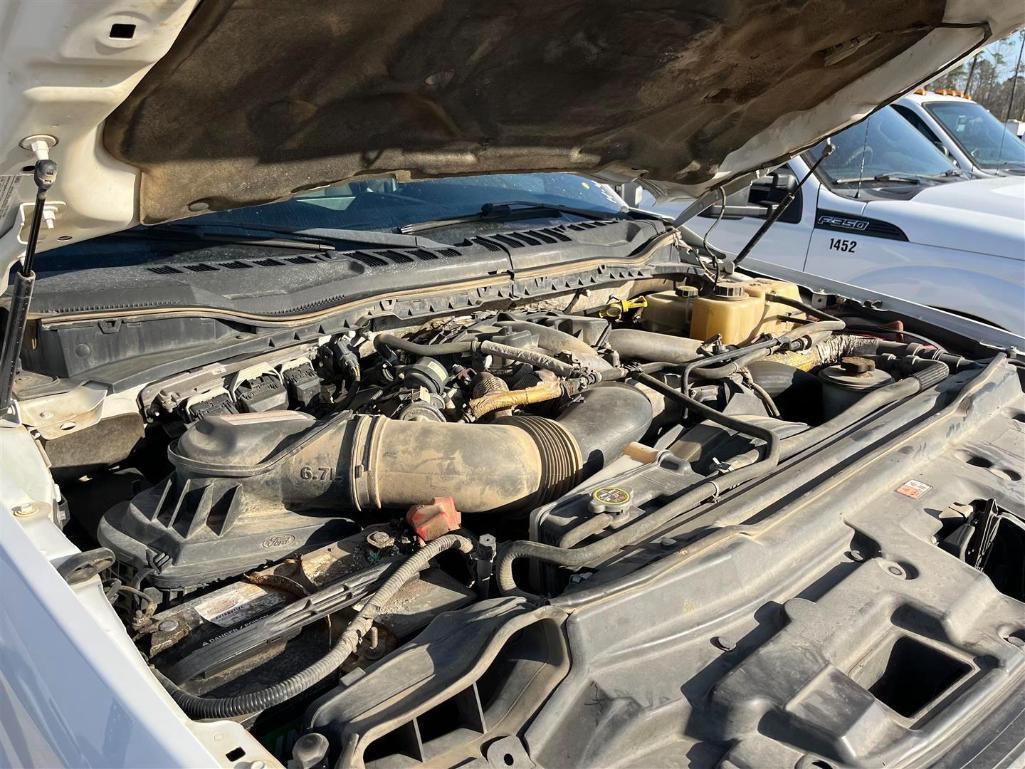 2017 FORD F350 CAB AND CHASSIS PICKUP